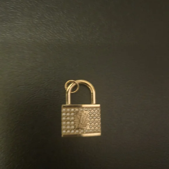 Gold Padlock Charm - Picture 1 of 3